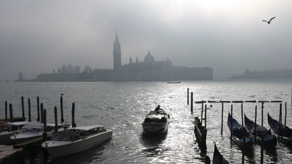 Venedig bei Nebel